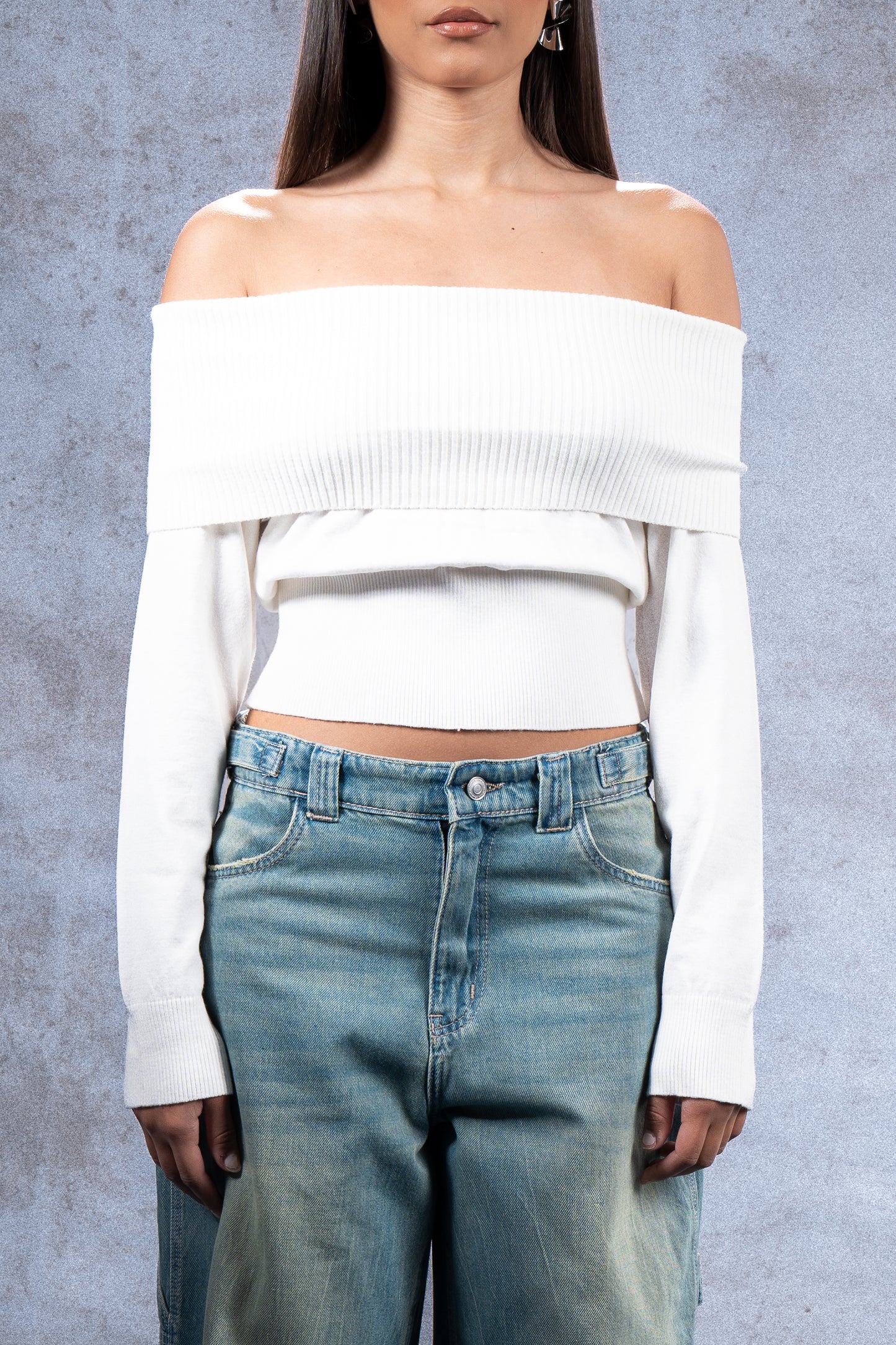 OFF- SHOULDER TOP