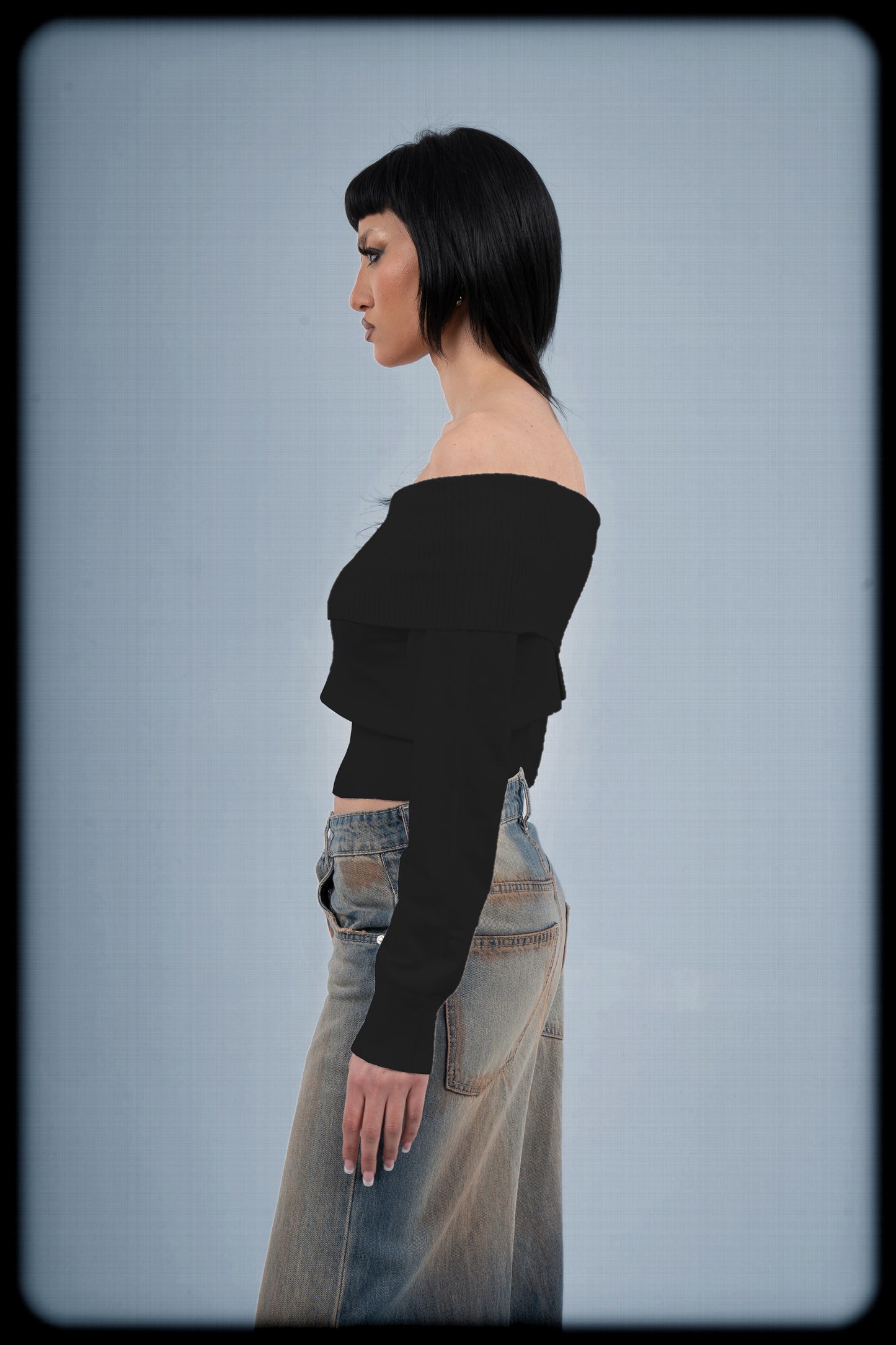 OFF- SHOULDER TOP