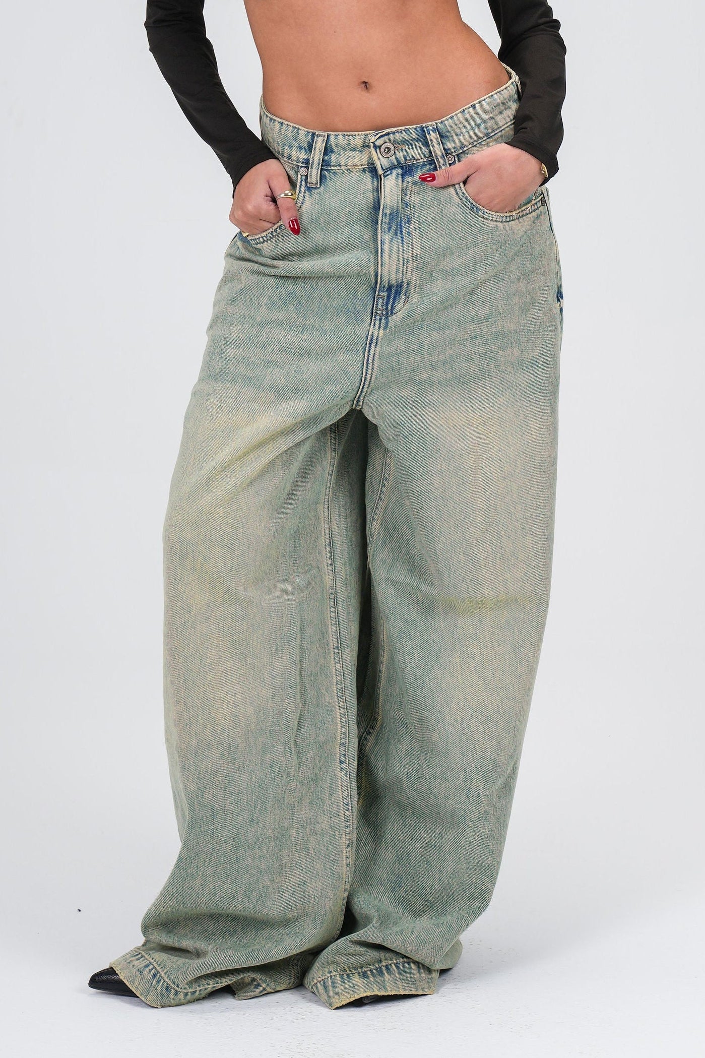DIRTY WIDE JEAN