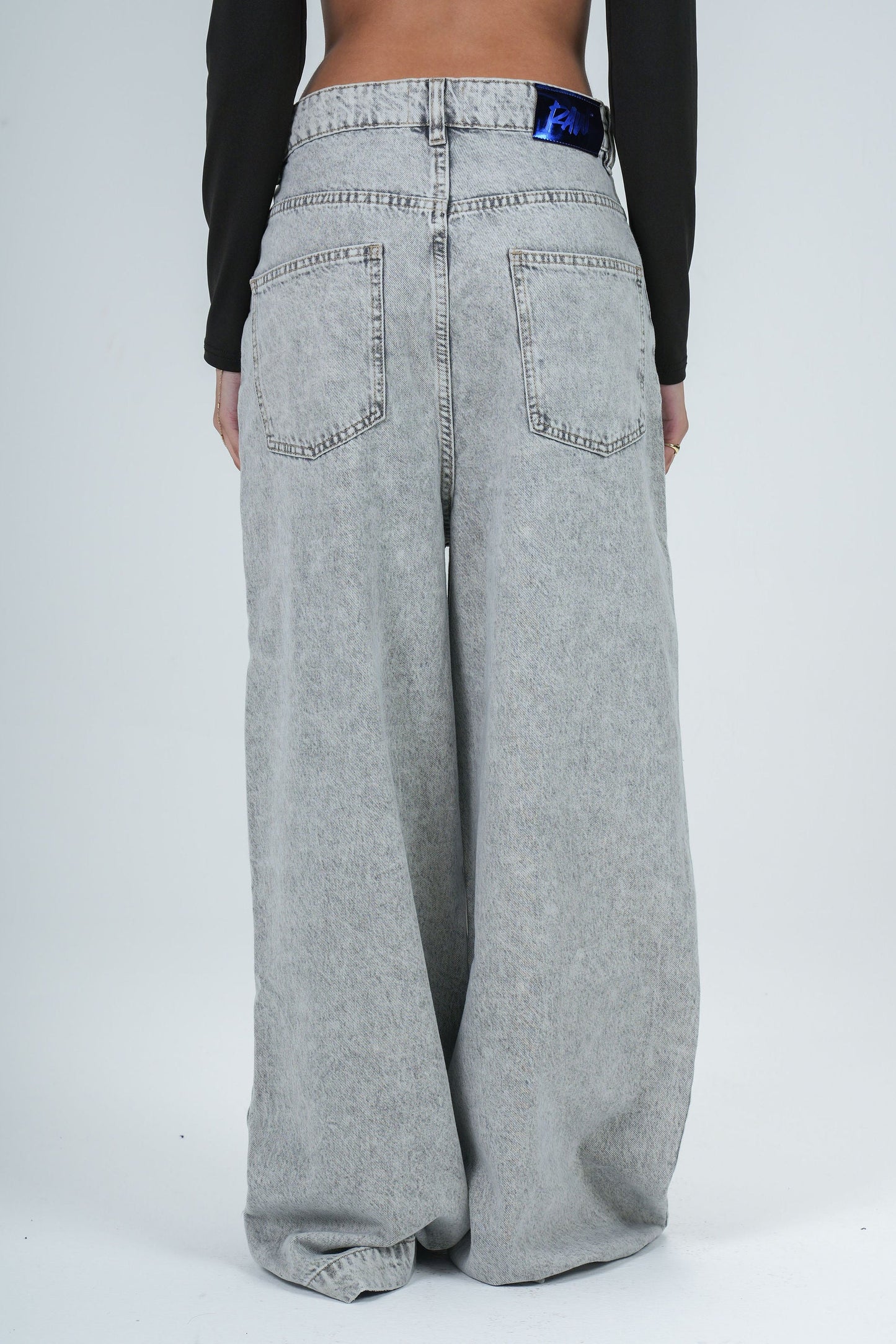 ASH-GREY WIDE JEAN